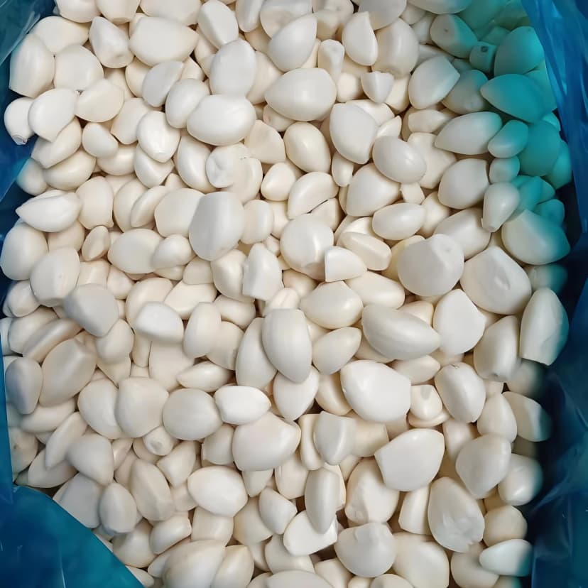 FROZEN PEELED GARLIC